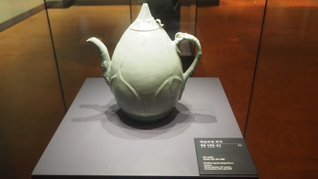 Bamboo-sprout-shaped Ewer
 celadon
 Goryeo Dynasty, 12th Century