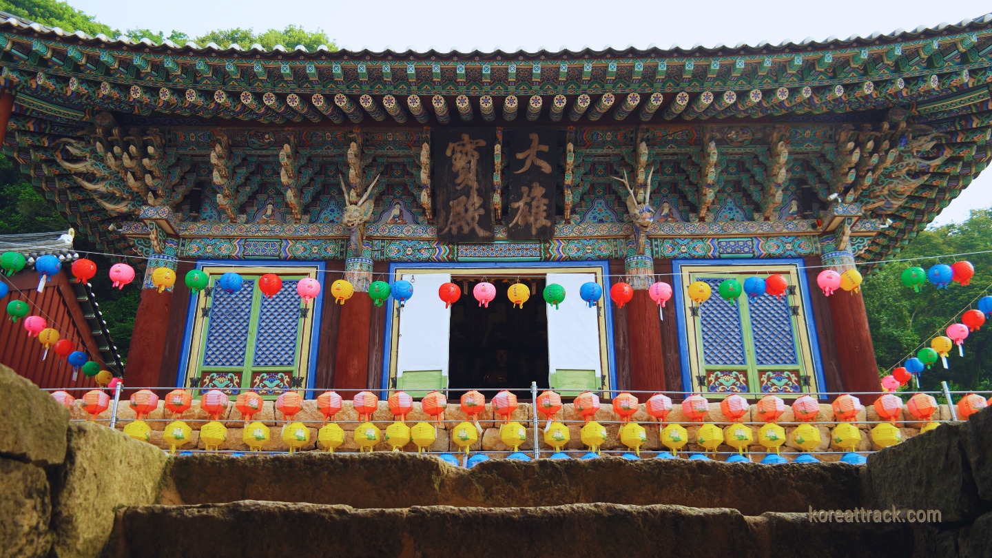 baengnyeonsa-temple-daeungbujeon-main-hall
