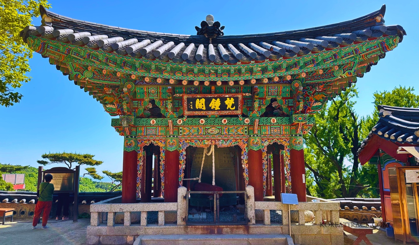 bomunsa-temple-ganghwado-bell-pavilion-full-view