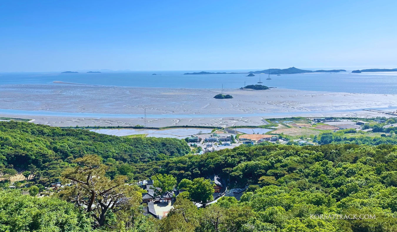 bomunsa-temple-ganghwado-boddhisattva-temple-area-sea-view