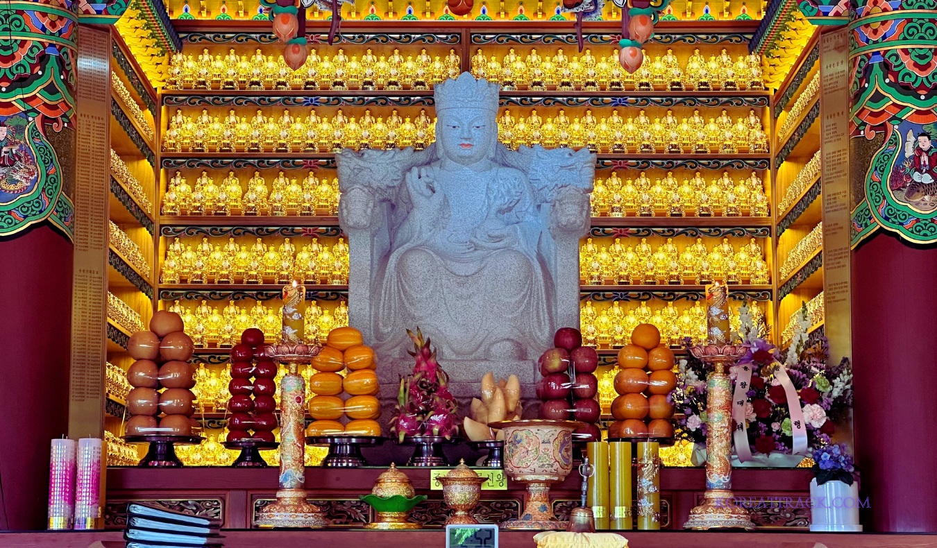 bomunsa-temple-ganghwado-king-dragon-buddha-hall-2