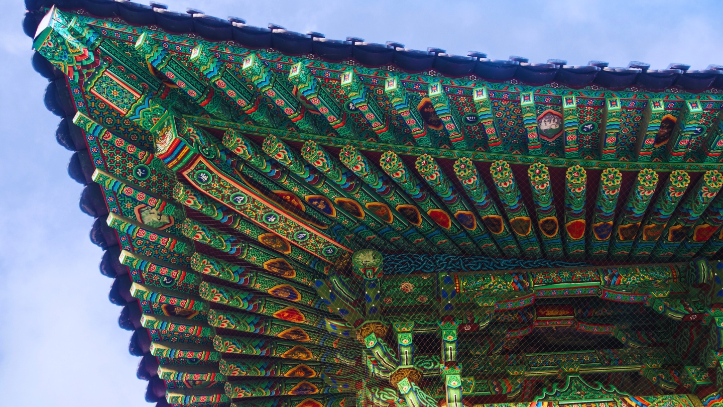 cheongpyeong-temple-architecture-roof-view