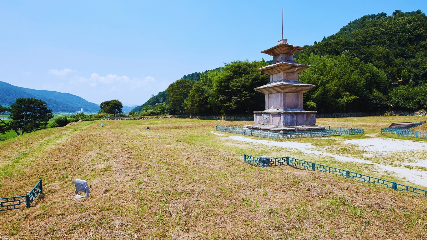 gameunsa-temple-site-pagoda-sideline-view