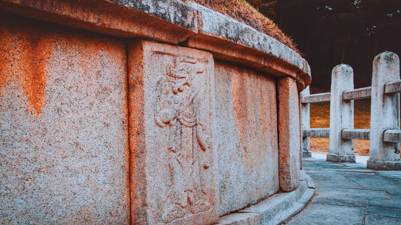 general kim yusin tomb sideview part