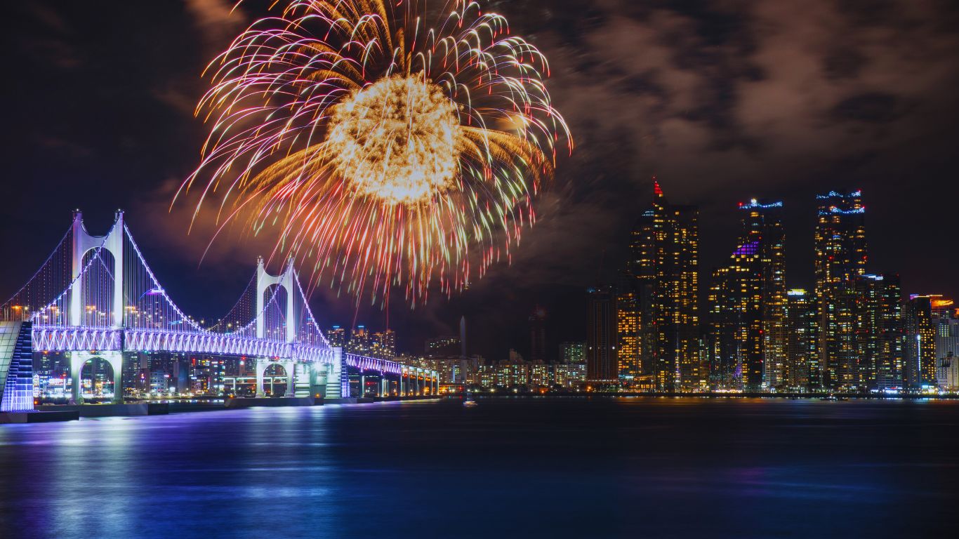 gwangalli-beach-in-busan-bridge-fireworks