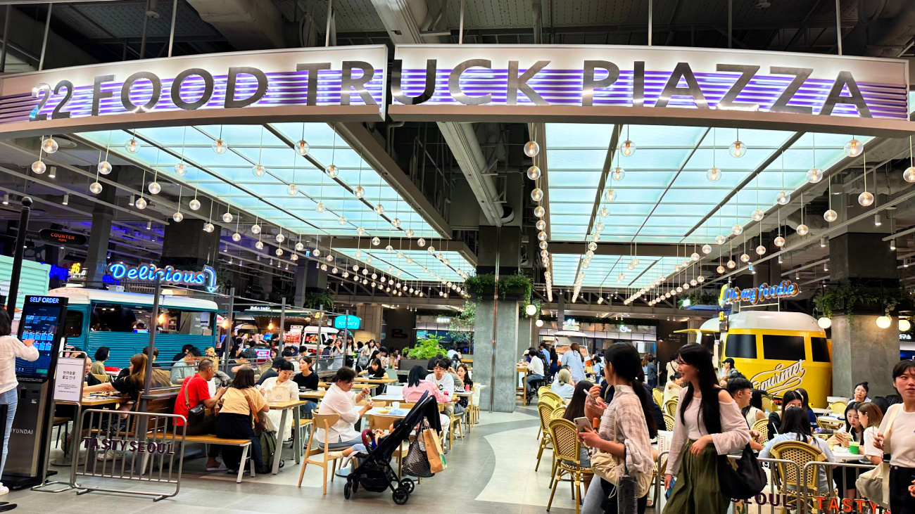 ifc-mall-food-truck-plaza