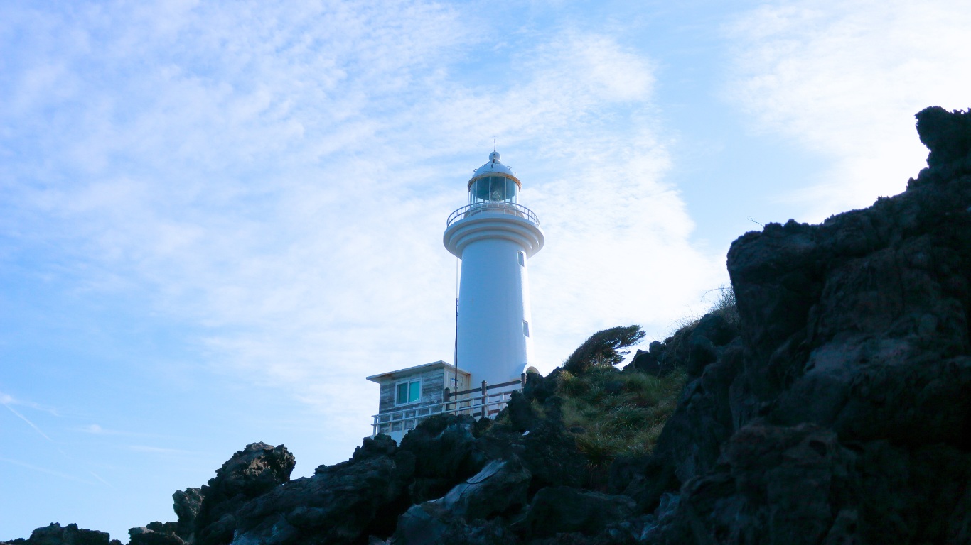 jeju-lava-tubes-volcanic-rock-watch-tower-2