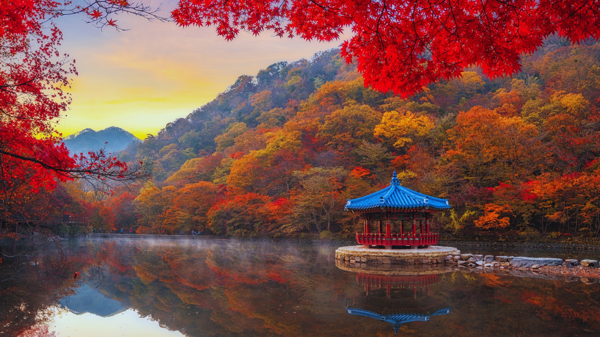naejangsan-national-park-lake-pavilion-autumn