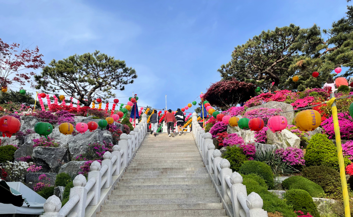 Heungryunsa-Temple-Steps