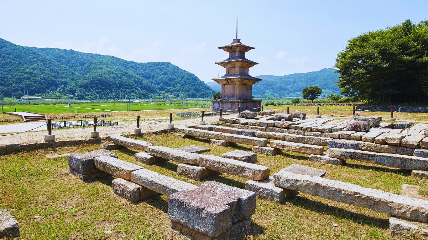 gameunsa-temple-site-pagoda-relics-slabs