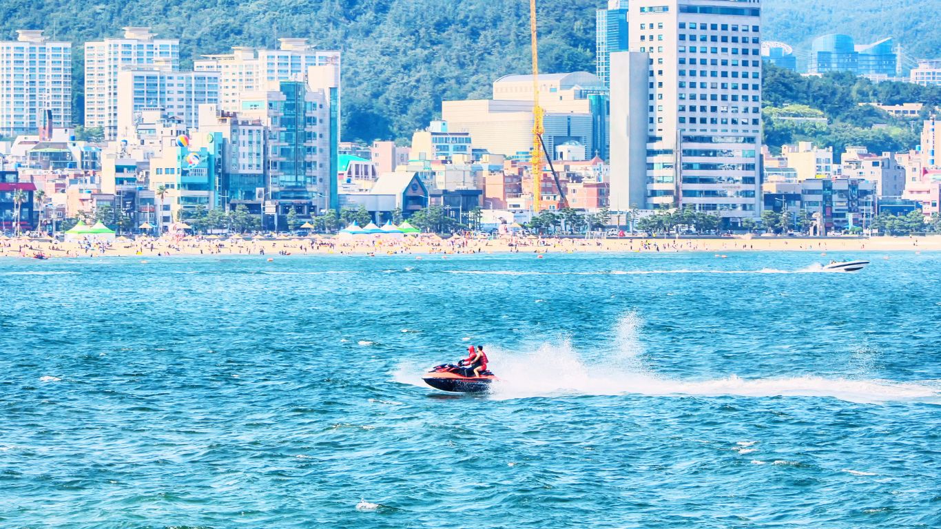 gwangalli-beach-in-busan-boats