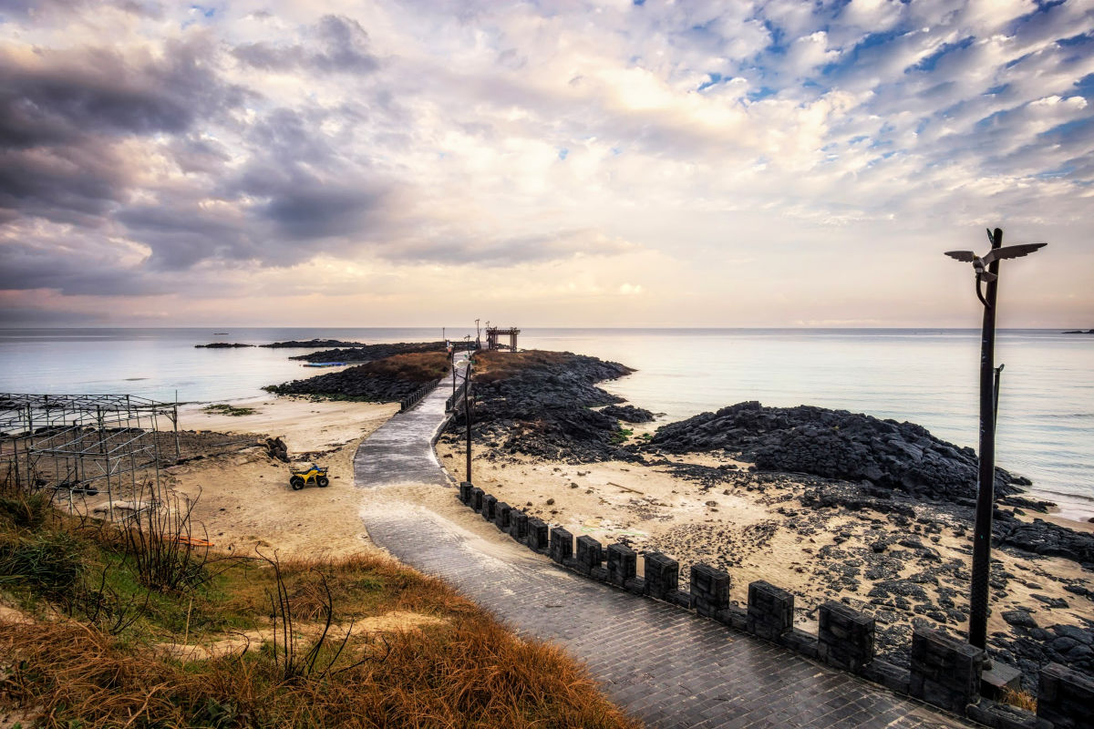 hamdeok-beach-jeju-island