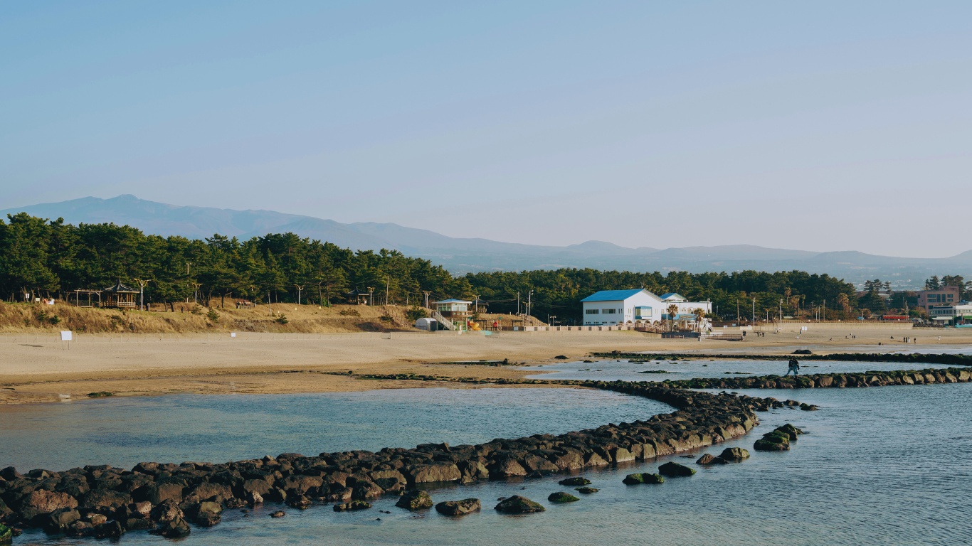 iho-tewoo-beach-jeju-beach-view