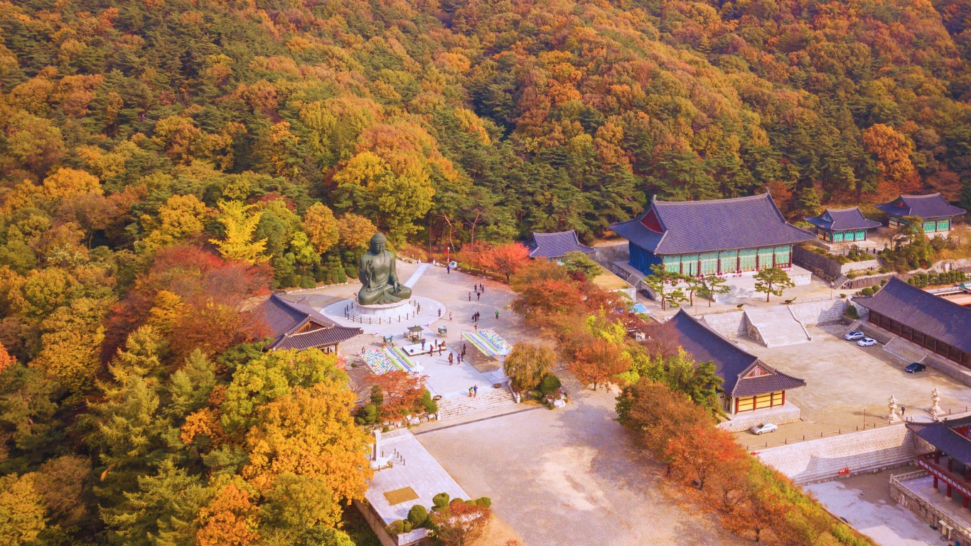 naejangsan-national-park-buddha-temple