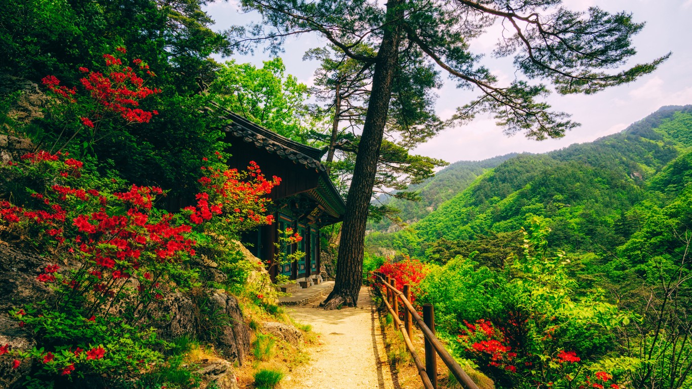 odaesan-national-park-temple-flowers-mountain-view