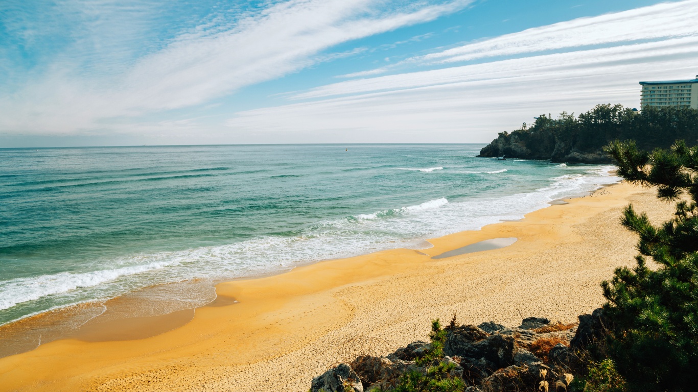 Samcheok Beach in Gangwon Province is a beautiful long stretch of white sandy beach in this Province. The area is serene but attracts more guests during holidays.