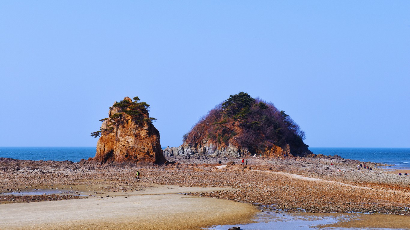 taeanhaean-national-park-sea-island-crossing