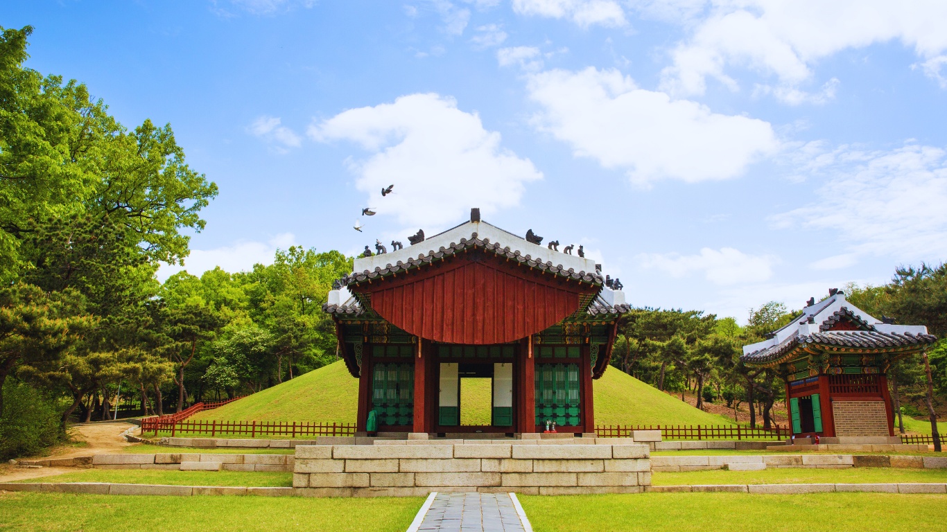 yeonghwiwon sunginwon royal tombs front hall view