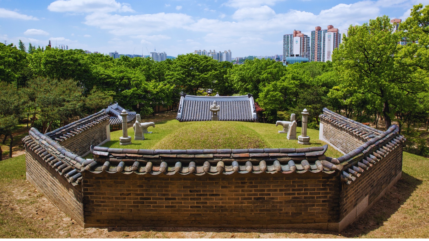 yeonghwiwon-tombs-backview-seoul-korea